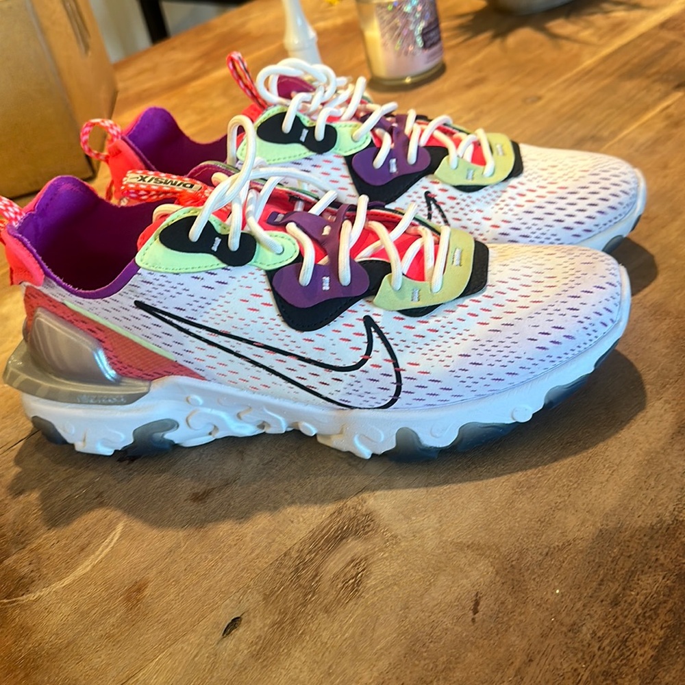 2020
React Vision 'Barely Volt Pink'